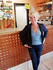 Hungarian granny Zsuzsanna she loves to fuck big pussy anal