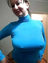 Flexible mature lass is baring it all on picture