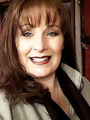 Older girlfriend is masturbating